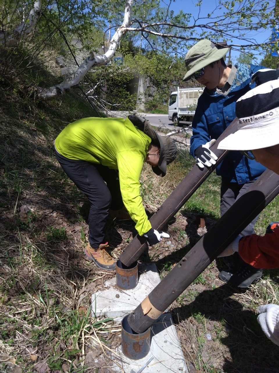 看板設置作業/Signboard Installation Work