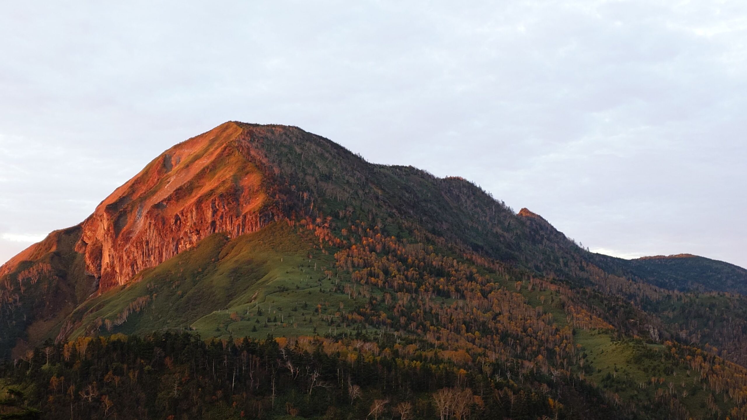 岩菅山～切明温泉縦走路刈払い作業終了
